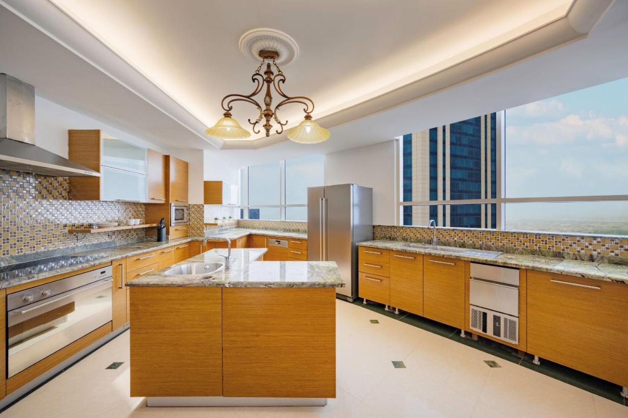 Dusit Hotel & Suites - Doha Exterior foto A modern kitchen